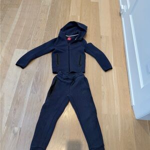 Nike Tech Hoodie & Joggers boys size small